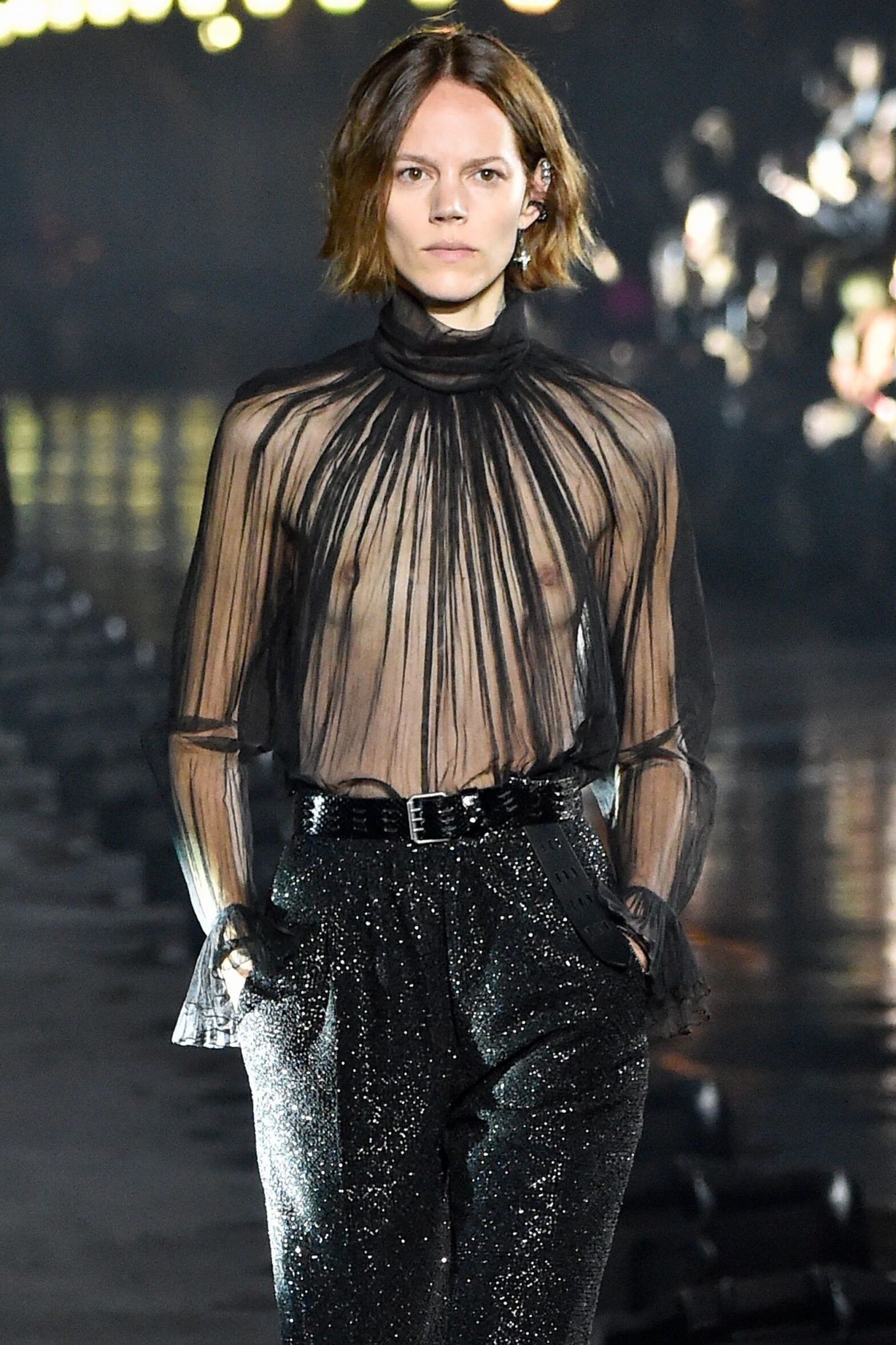 앤드로지너스의 대명사, 프레야 베하의 스타일 세계