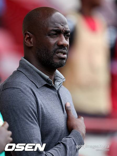 가나대표팀, 슬픔 속에서 일본전 준비: 6명 압사 사고로 국가적 비통